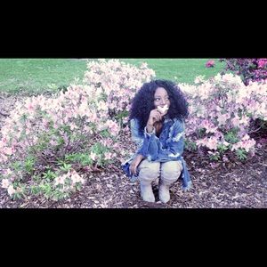 Meet your Posher, Joy